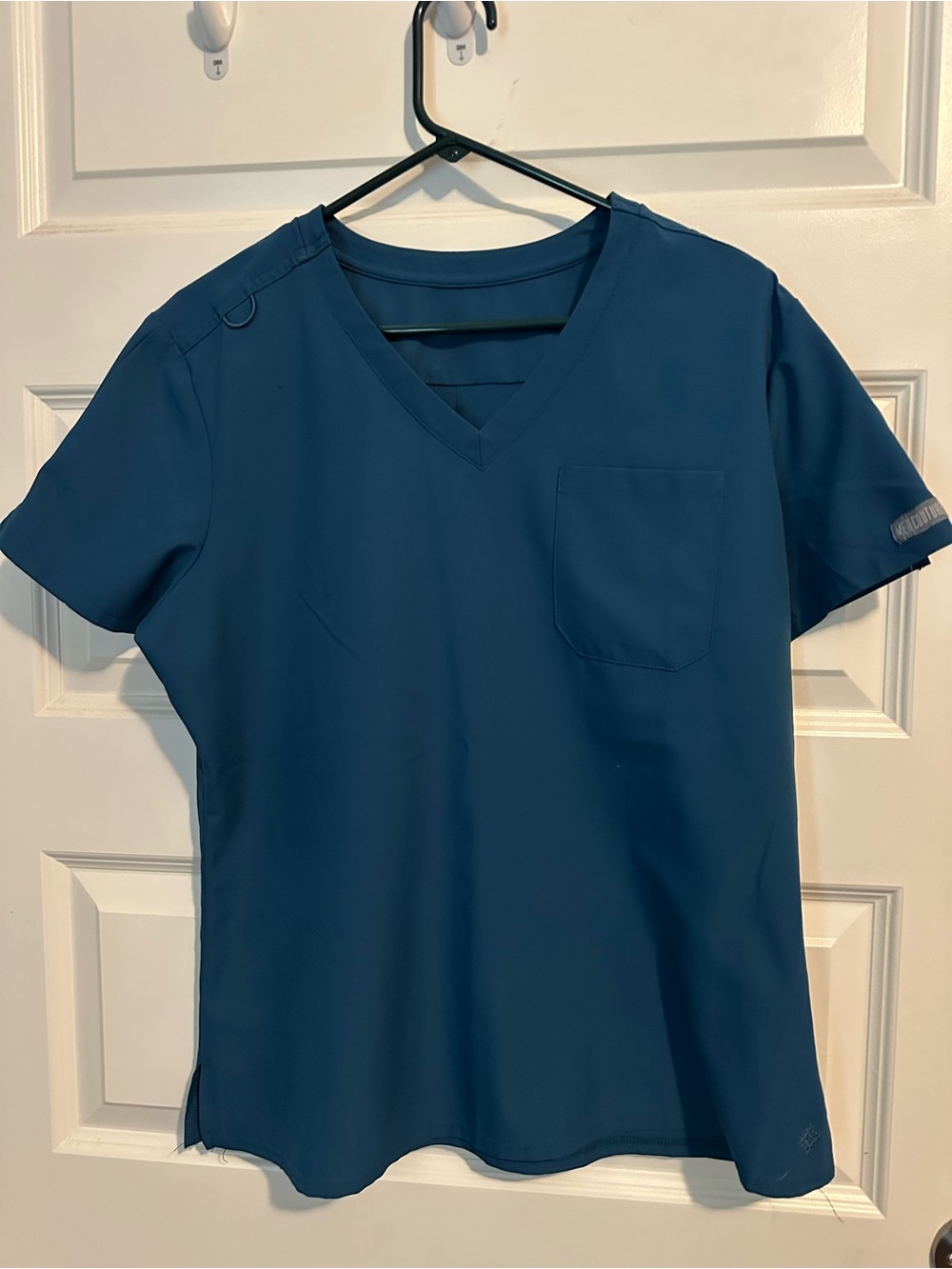 Med Couture V-Neck Scrub Top in Teal Blue